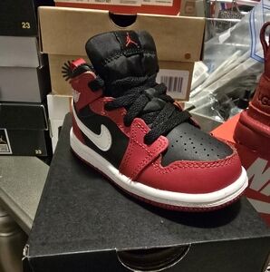 Air Jordan Kids' Red and Black Sneakers SIZE 6 Toddler